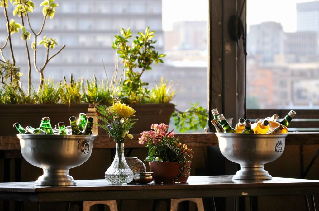 drinks ice buckets event living room