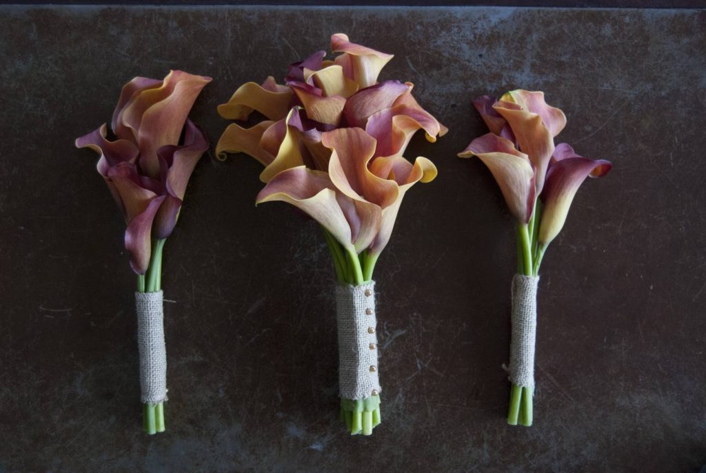 simple bridal bouquets living room design