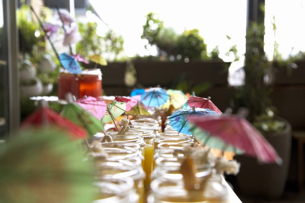 welcome drinks event living room