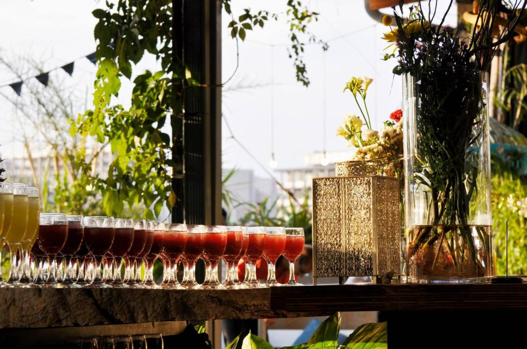 welcome drinks event living room